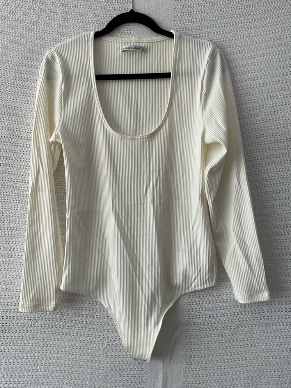 Abercrombie & Fitch Ribbed Long-Sleeve Scoop Neck Bodysuit - Off-White